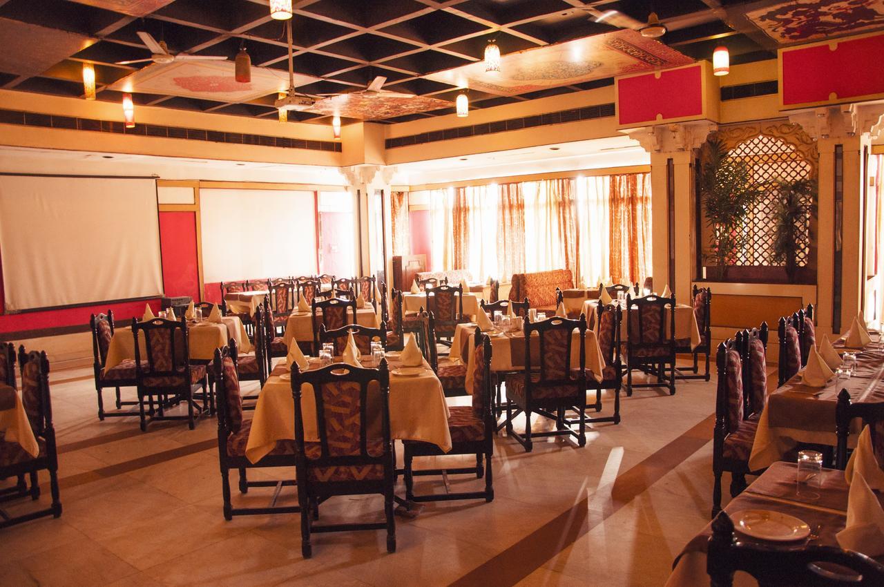 Hotel Gwalior Regency Exterior foto